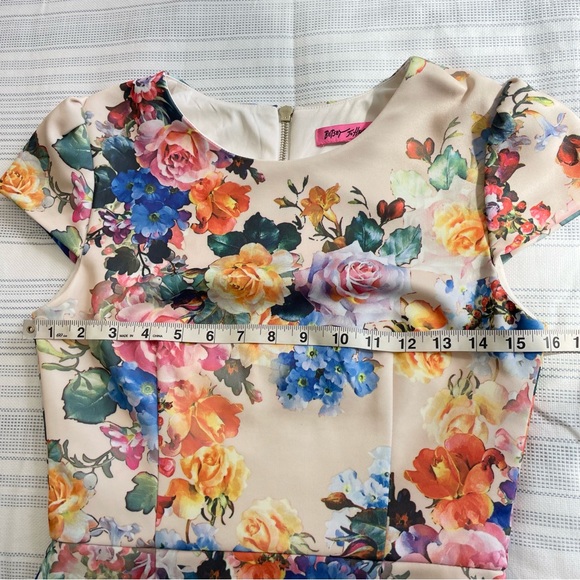 Betsey Johnson Spring Floral & Roses Short Sleeved Sheath Dress Colorful Sz 4 - Picture 14 of 16
